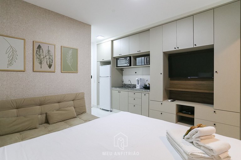 Large studio for 3 & garage 600m from the subway