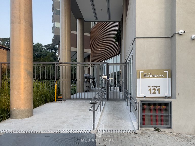 Large studio for 3 & garage 600m from the subway