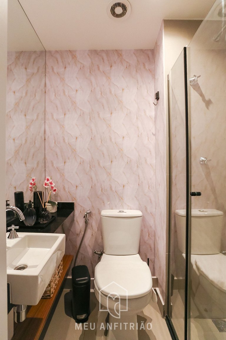 2 people, court and gym 1km from Av. Paulista