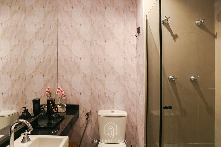 2 people, court and gym 1km from Av. Paulista