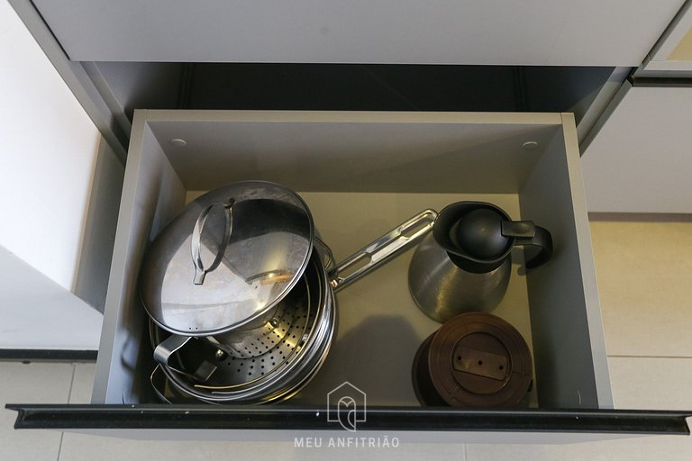 2 people, court and gym 1km from Av. Paulista