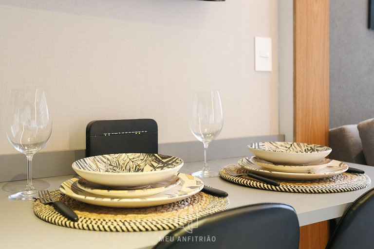 2 people, court and gym 1km from Av. Paulista