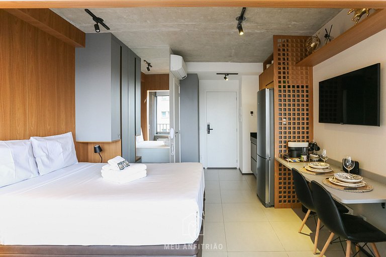 2 people, court and gym 1km from Av. Paulista