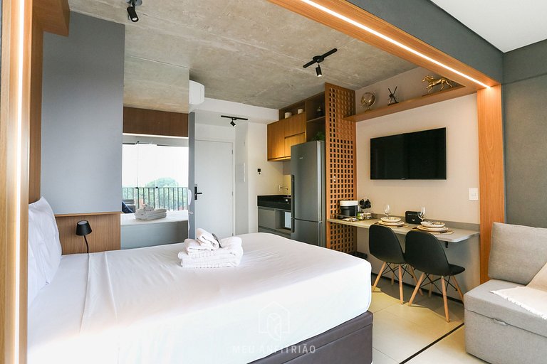 2 people, court and gym 1km from Av. Paulista