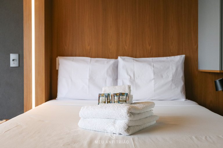 2 people, court and gym 1km from Av. Paulista