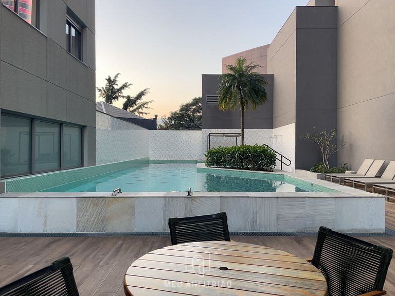 Full studio next to the Tomie Ohtake Institute