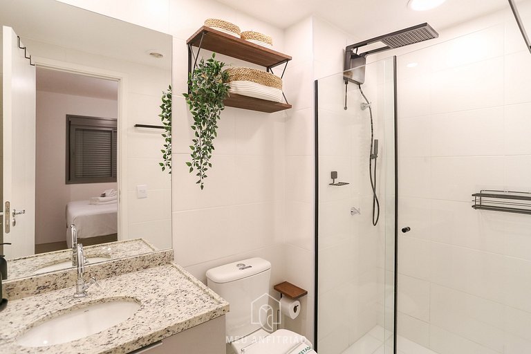 Full studio next to the Tomie Ohtake Institute