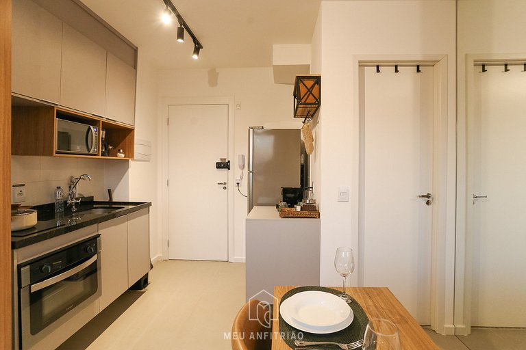 Full studio next to the Tomie Ohtake Institute