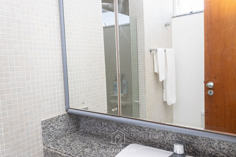 Beachfront house with garage in Guarajuba