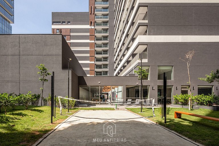 2 people, court and gym 1km from Av. Paulista