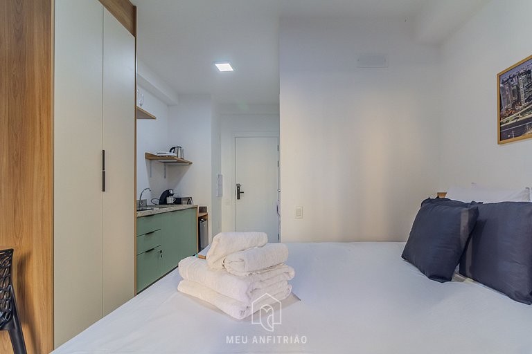 Balcony, kitchen, gym 2 km from Ibirapuera Park