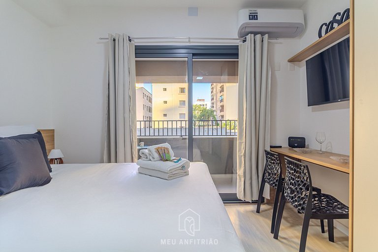 Balcony, kitchen, gym 2 km from Ibirapuera Park