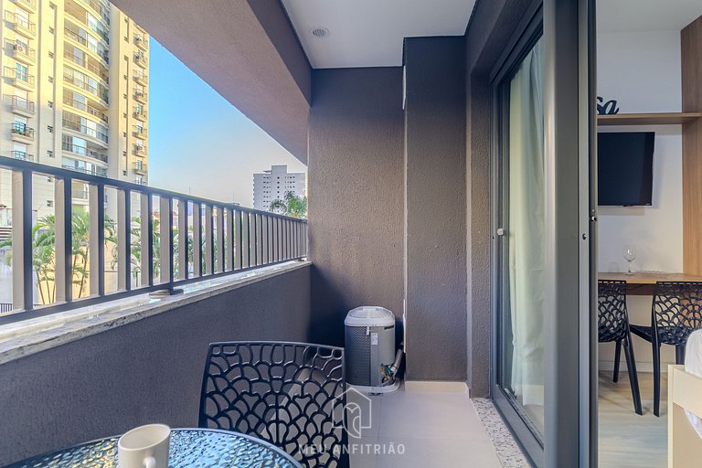 Balcony, kitchen, gym 2 km from Ibirapuera Park