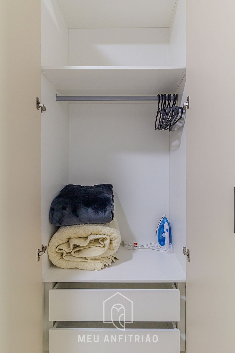 Balcony, kitchen, gym 2 km from Ibirapuera Park