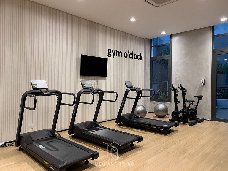 Balcony, kitchen, gym 2 km from Ibirapuera Park