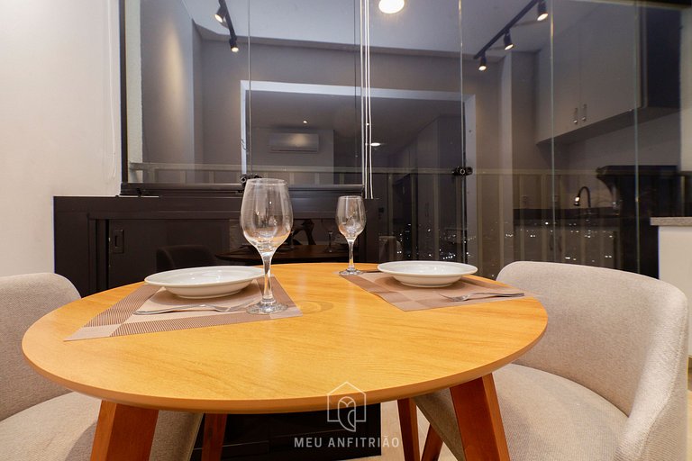 Studio for 2, TV, full leisure next to the subway