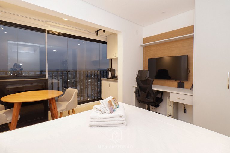 Studio for 2, TV, full leisure next to the subway