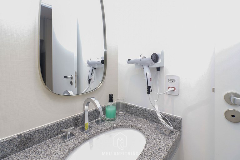 Studio for 2, TV, full leisure next to the subway