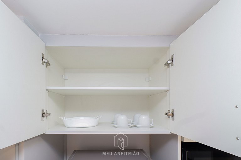 Studio for 2, TV, full leisure next to the subway