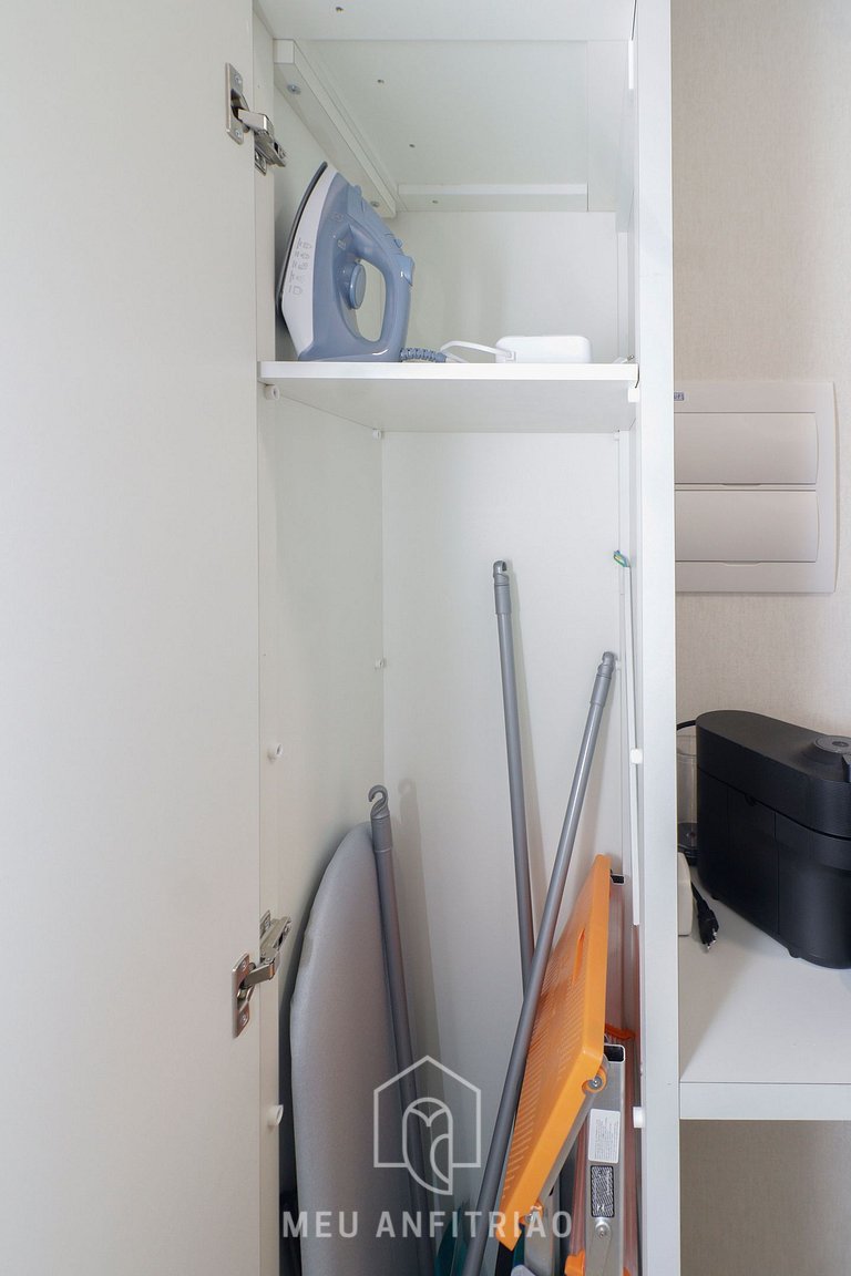 Studio for 2, TV, full leisure next to the subway