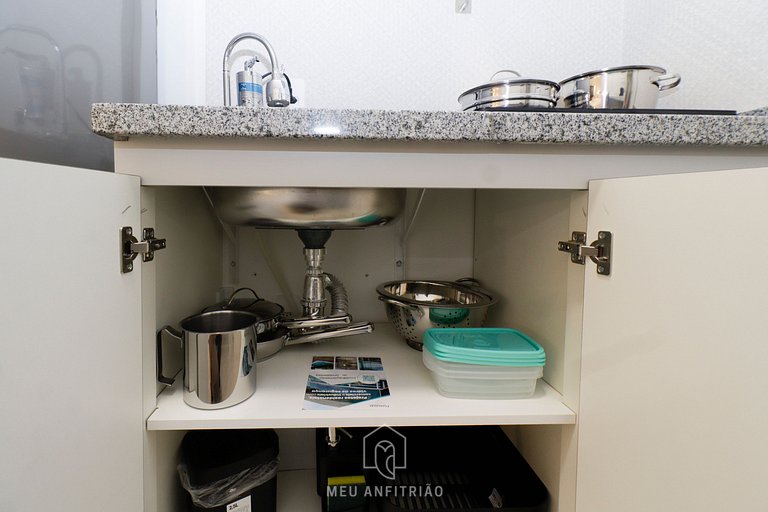 Studio for 2, TV, full leisure next to the subway