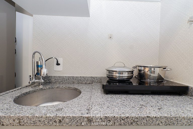 Studio for 2, TV, full leisure next to the subway