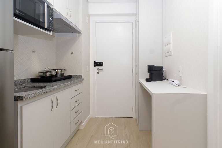 Studio for 2, TV, full leisure next to the subway