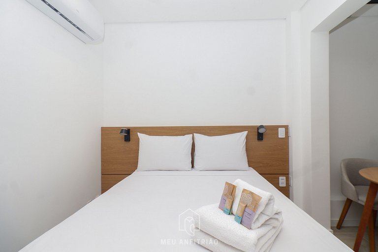 Studio for 2, TV, full leisure next to the subway