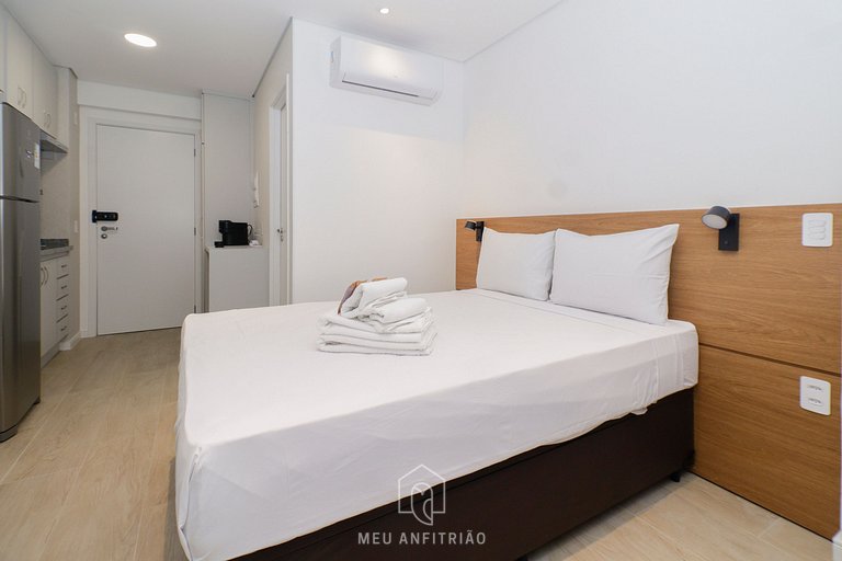 Studio for 2, TV, full leisure next to the subway