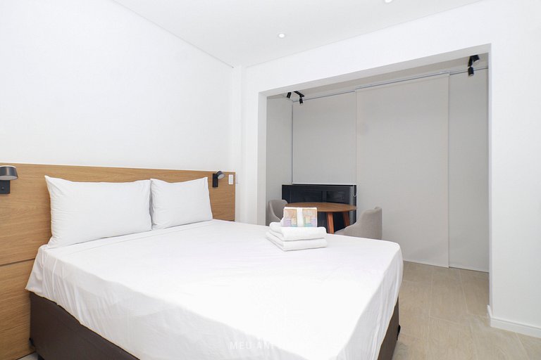 Studio for 2, TV, full leisure next to the subway