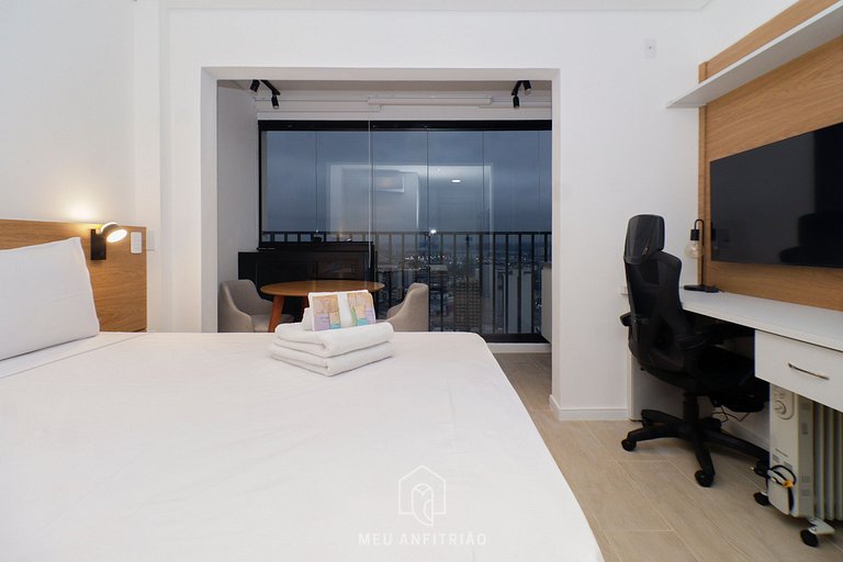 Studio for 2, TV, full leisure next to the subway