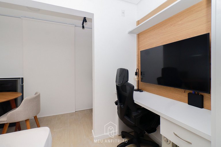 Studio for 2, TV, full leisure next to the subway