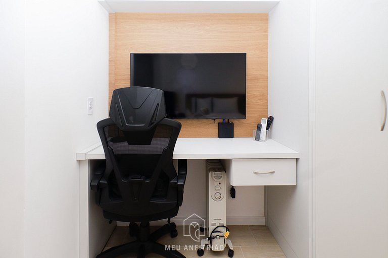 Studio for 2, TV, full leisure next to the subway