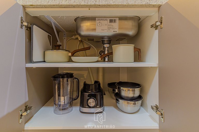 New studio, balcony, leisure, 100m from subway