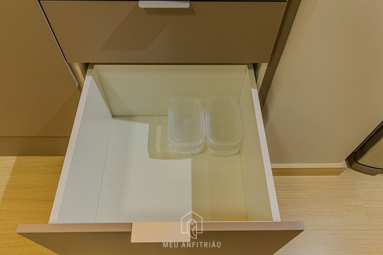 Studio novíssimo, varanda, lazer, 100m do metrô