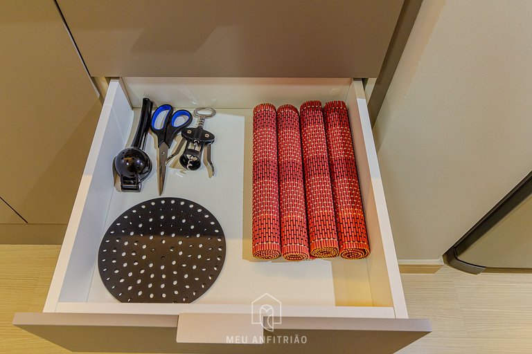 2 pessoas, varanda, lazer completo a 100m do metrô