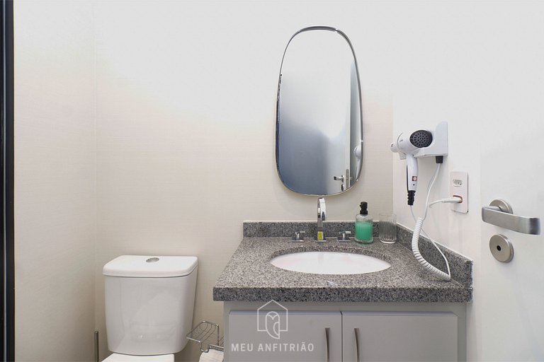 Studio for 2, TV, full leisure next to the subway