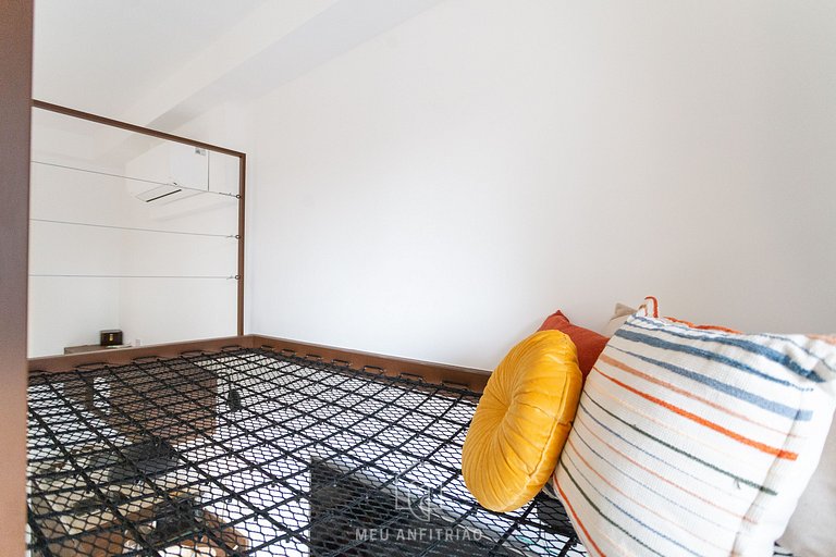 Estudio con mezzanine y balcón a 600m del metro en Vila Mari