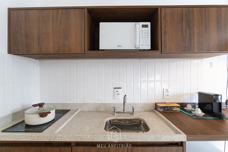 Studio with mezzanine and balcony 600m from subway in Vila M