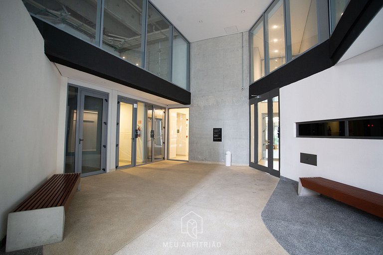 31m², mezanino, varanda, lazer a 600m do metrô