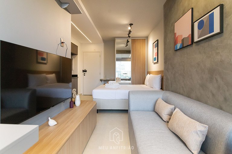 Studio for 2 with swimming pool near Batman Alley