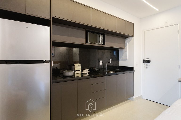 Studio for 2 with swimming pool near Batman Alley