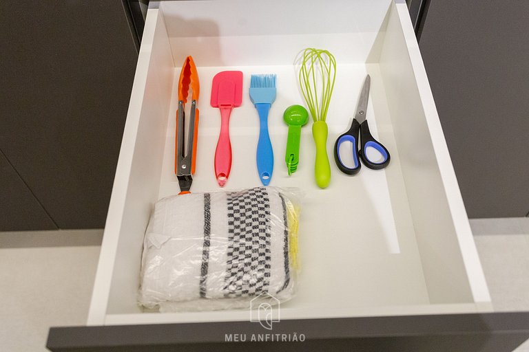 Studio p/ 2 com piscina próximo ao Beco do Batman