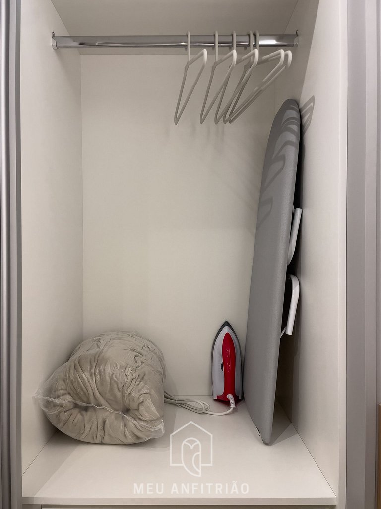 Studio p/ 2 com piscina próximo ao Beco do Batman