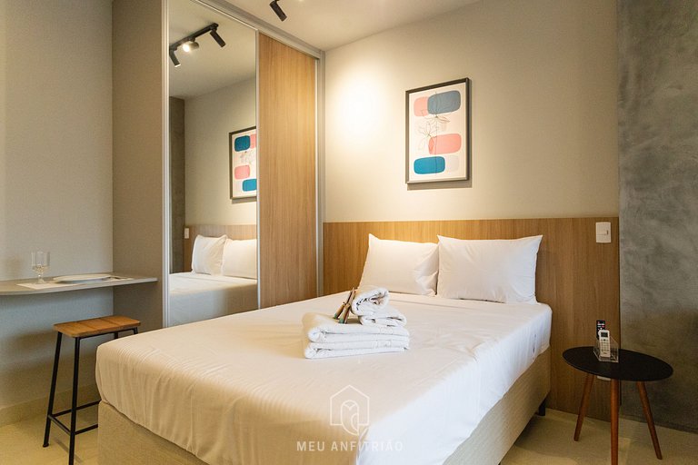 Studio p/ 2 com piscina próximo ao Beco do Batman