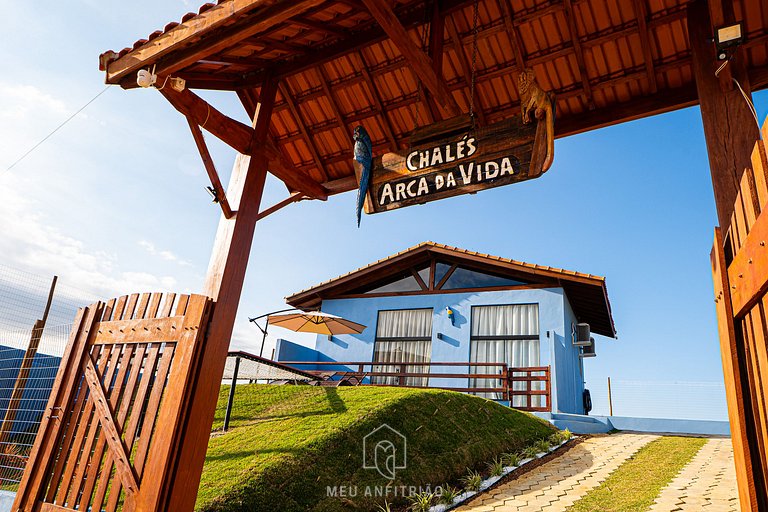 Quiet chalet with a fire pit surrounded by nature