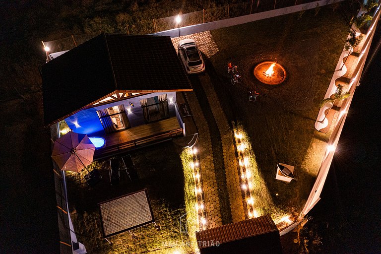 Chalet tranquilo con fogata rodeado de naturaleza