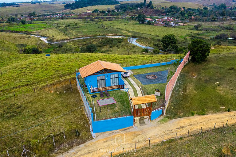 Chalet tranquilo con fogata rodeado de naturaleza