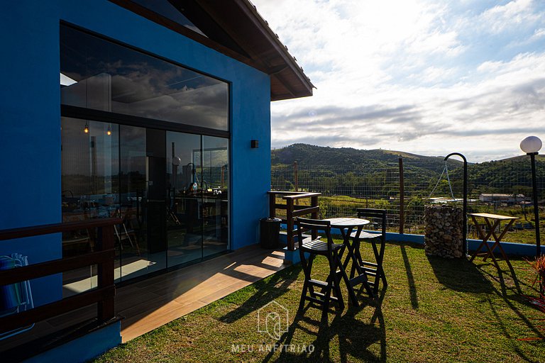 Chalet tranquilo con fogata rodeado de naturaleza