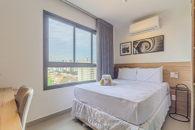 2-person studio with full kitchen near the airport